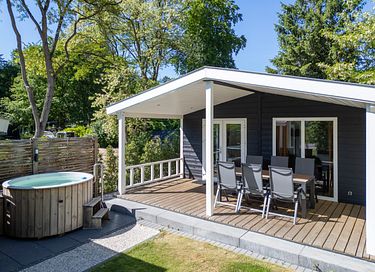 Lodge voor 6 personen met eigen hottub  - 1