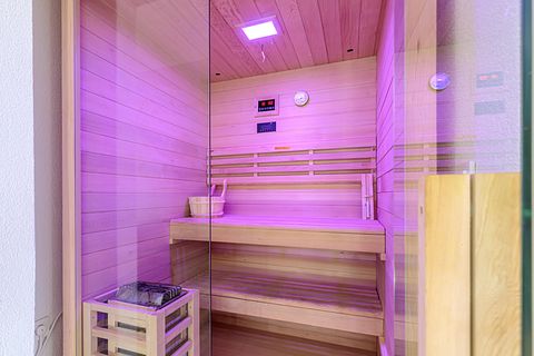 Group accommodation with private pool and sauna - 5
