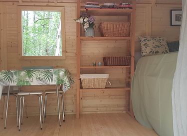 Roulotte dans un camping français boisé - 2