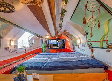 A unique water stay on a Lifeboat - 4