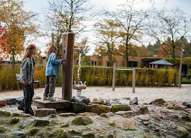 Logement de vacances au bord de l'eau dans un parc de vacances - 21