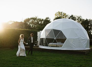 Glamping tent with bathroom and kitchen near forest - 22
