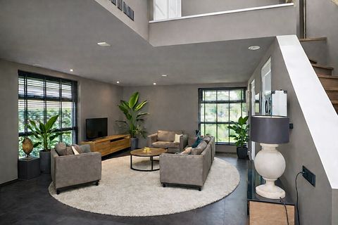 Spacious family home on the edge of the woods - 3