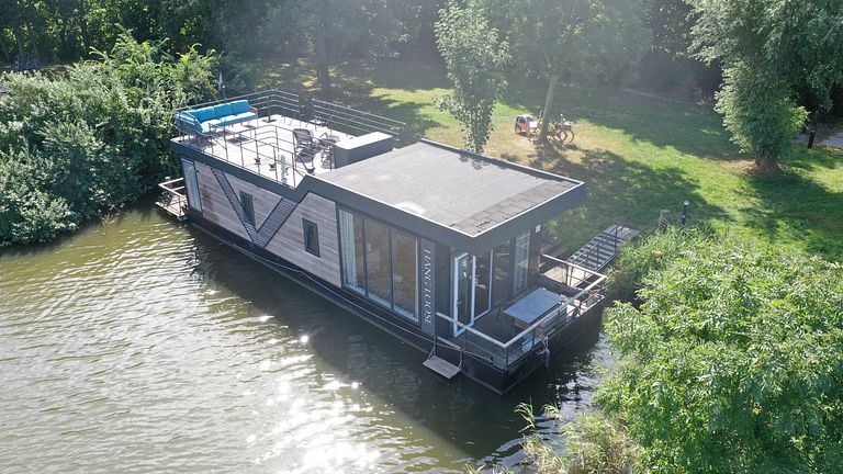 Water villa in a beautiful spot in Friesland - 1