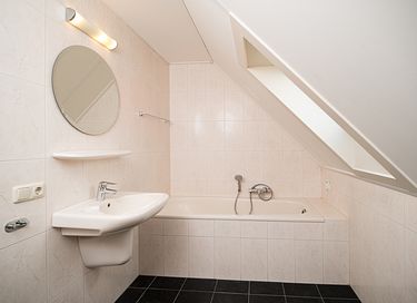 Vrijstaande woning aan het water in Limburg - 10
