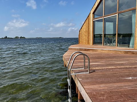 Unique holiday home on the water - 3