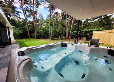 Ferienhaus mit Jacuzzi und Sauna