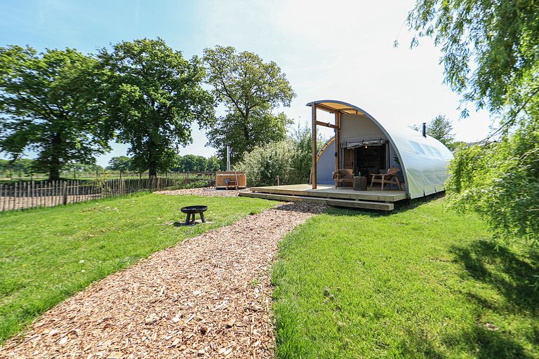 Tente de glamping de luxe (2p) avec bain à remous - 1