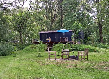 Tiny house overlooking a beaver's lair! - 1