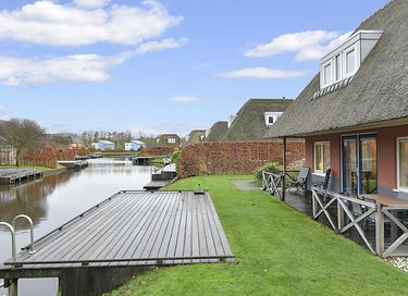Thatched holiday home with jetty - 2