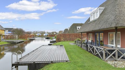 Thatched holiday home with jetty - 2