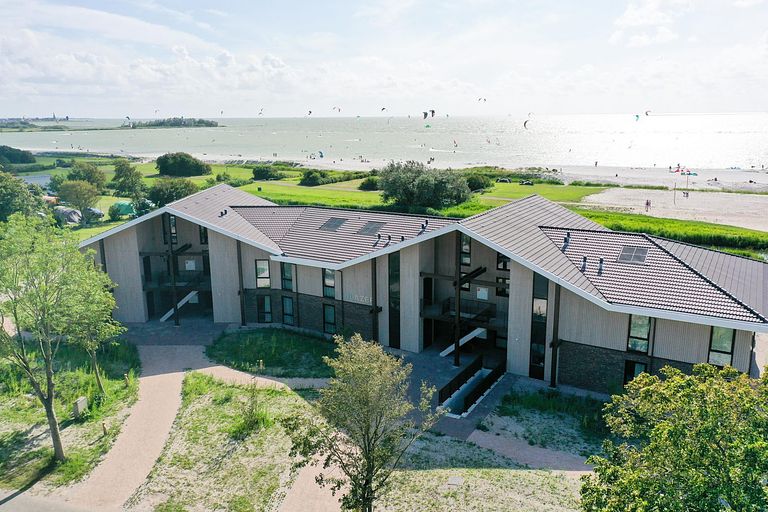 Beach studio overlooking the IJsselmeer - 1