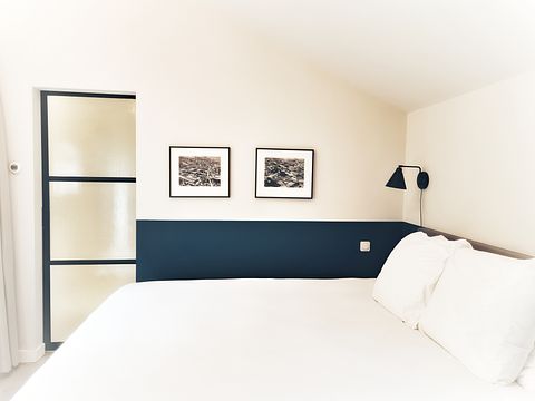 Luxury B&B in 100 year old grapevine - 2