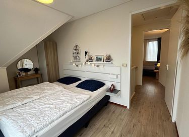 Rietgedekte villa met uitzicht over het meer - 29