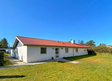 Vakantiehuis dichtbij zee met grote tuin