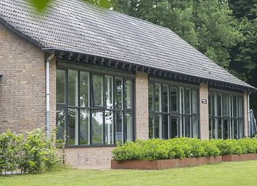 Gruppenunterkunft (16p) in ehemaligen Schule - 68