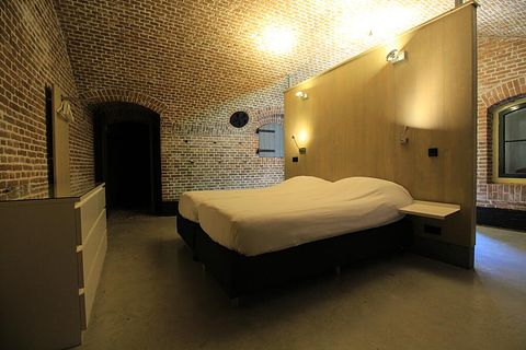 Luxury suite in an old Dutch fortress - 2