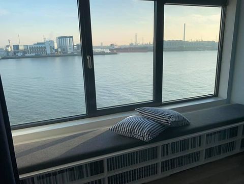 Hotel met uitzicht op de Nieuwe Maas - 2