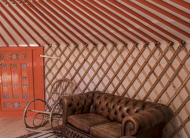 Spacious yurt in unique park in nature - 4