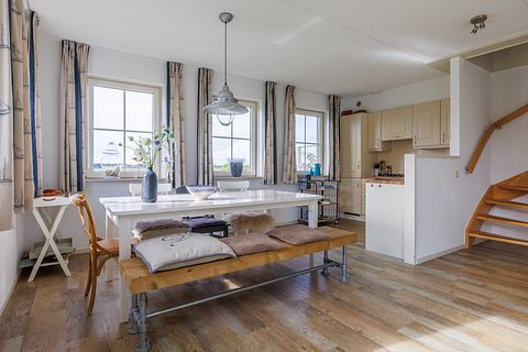 Spacious vacation home near beach on Ameland - 4