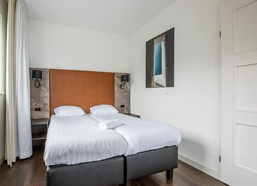 Luxe wellnessaccommodatie aan het water - 14