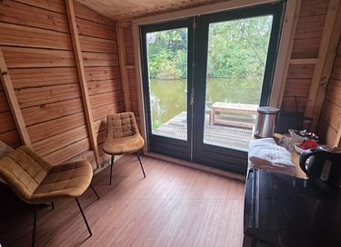 Tiny house with a hot tub by the water - 6