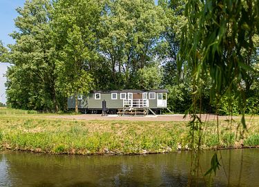 Prachtige pipowagen met veel privacy  - 1
