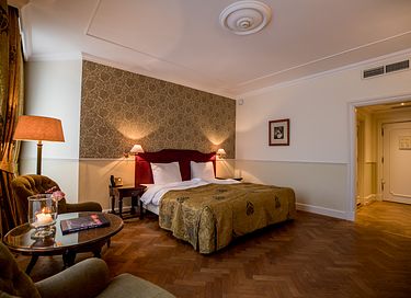 Passer la nuit dans une chambre de château majestueuse - 6