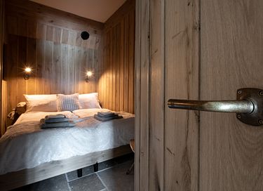 Beautifully renovated farmhouse with many luxuries - 15